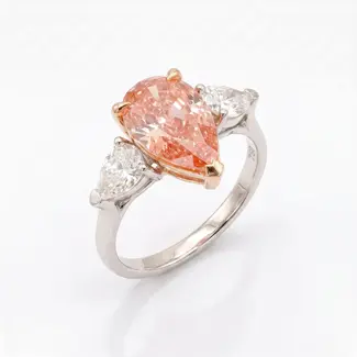 Bicolor Labdiamant Ring met Peervormige Middensteen
