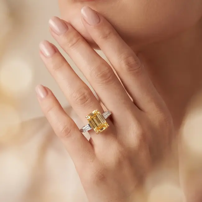 14k Bicolor Ring met 5,03 Ct Gele labdiamant