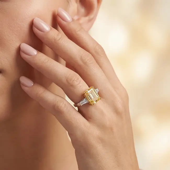 14k Bicolor Ring met 5,03 Ct Gele labdiamant