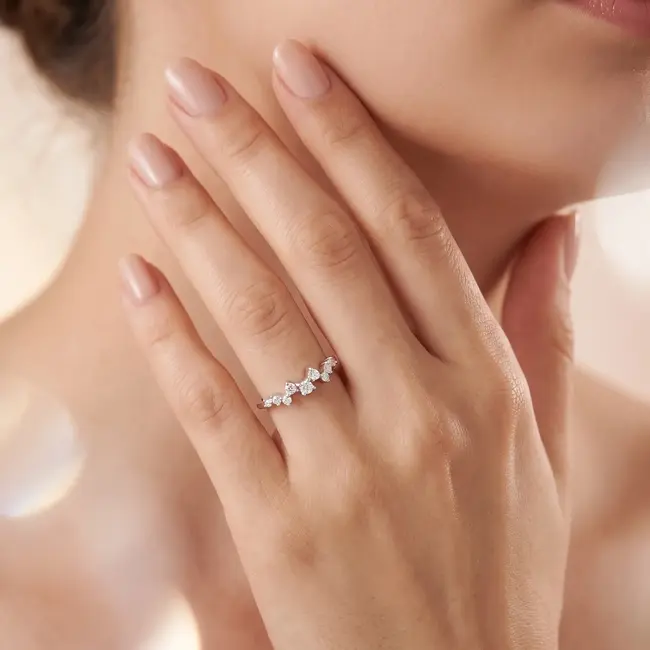 14k witgouden diamantring met golvend cluster