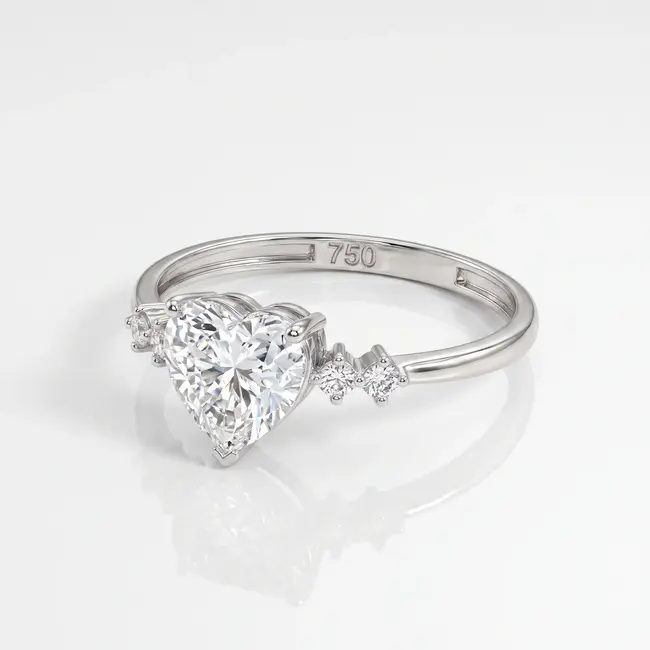 18k witgouden ring met hartvormige zirkonia