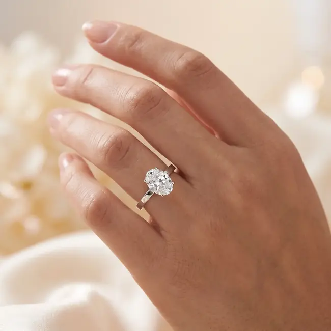18k Witgouden Solitair Ring met Ovale Zirkonia