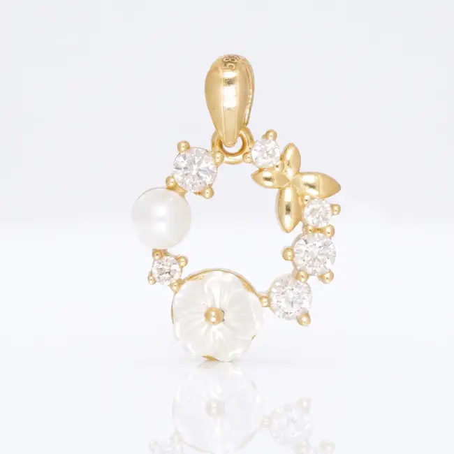 14 karaat geelgouden vlinder hanger met zoetwaterparel