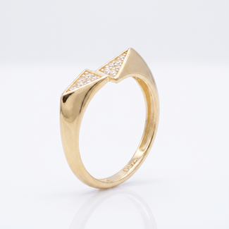 Geometrische gouden ring met heldere steentjes