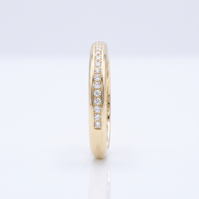 18 karaat geelgouden ring met zirkonia stenen