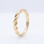 18 karaat geelgouden gevlochten ring