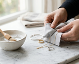 Sieraden schoonmaken: zo krijg je goud en zilver weer glanzend