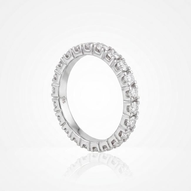Volledig bezette witgouden eternity ring met 0.80 ct diamanten