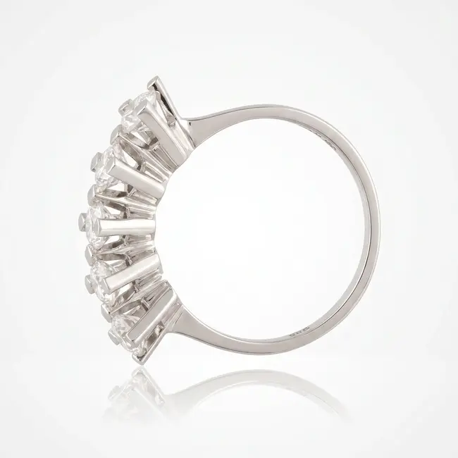 Elegante witgouden damesring met vijf diamanten van 0.80 ct