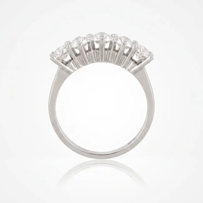 Elegante witgouden damesring met vijf diamanten van 0.80 ct