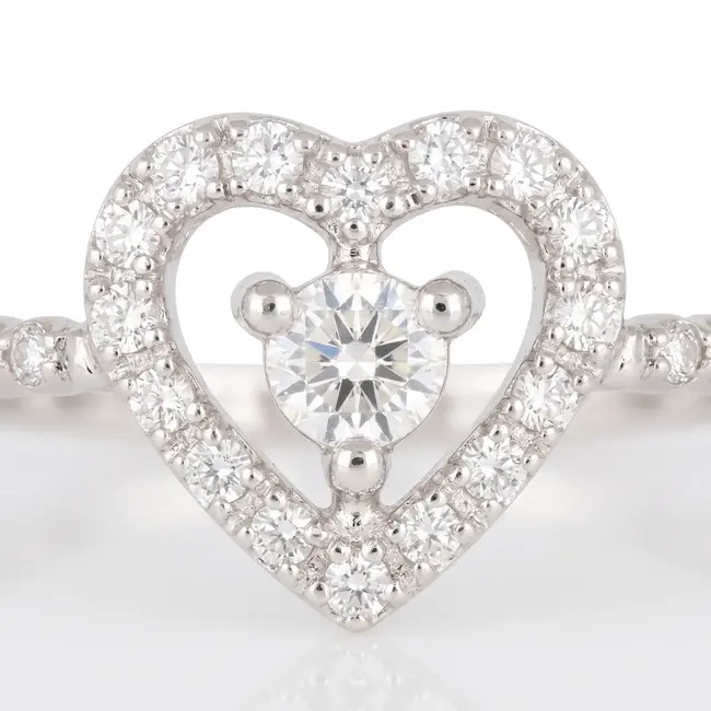 Witgouden ring met hartvormige diamantzitting