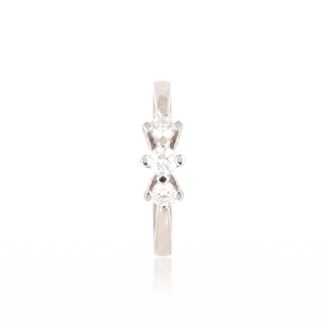Witgouden ring met drie diamanten, 0,29 ct