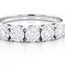 Witgouden ring met vijf clusterzettingen