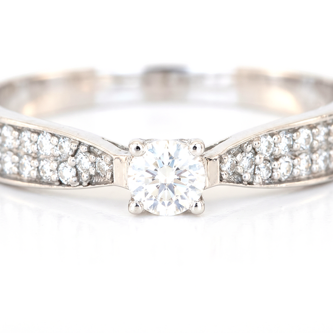 Witgouden ring met 0,23 ct briljant diamant