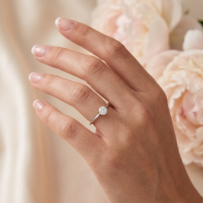 Witgouden ring met 0.24 ct EF/SI diamant