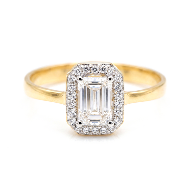 Gouden ring met emerald cut zirkonia en halo