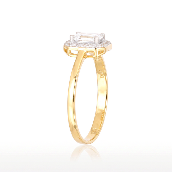 Gouden ring met emerald cut zirkonia en halo