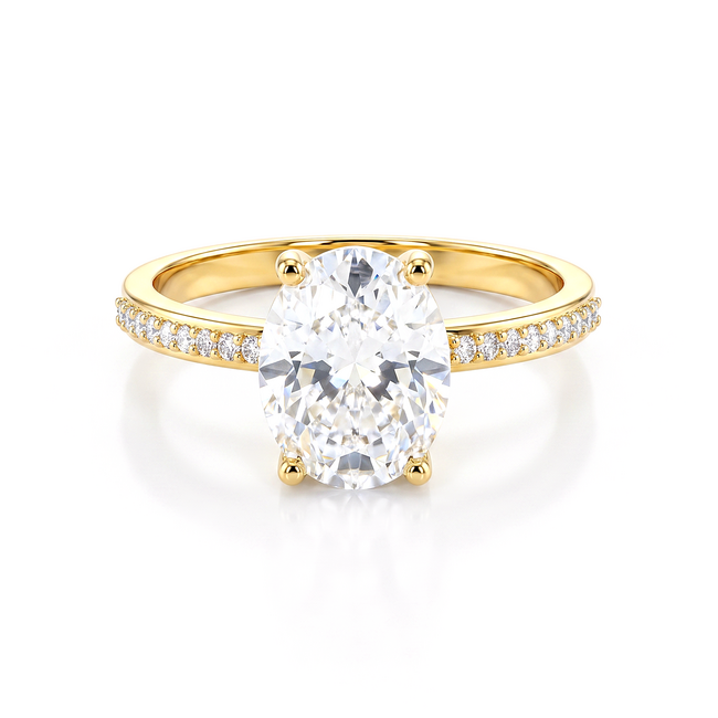 Gouden ring met ovale steen en zijstenen