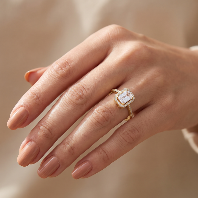 18k geelgouden halo ring met pavé zirkonia