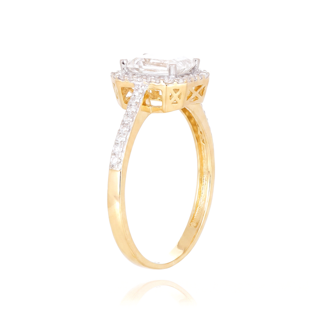 Gouden Ring Met Emerald Cut Zirkonia En Pavé Band