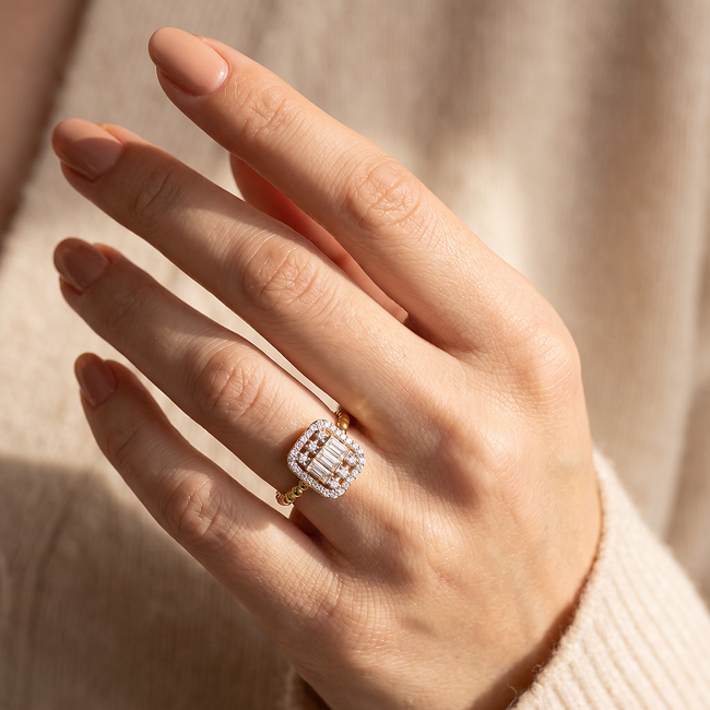 Gouden ring met baguette zirkonia