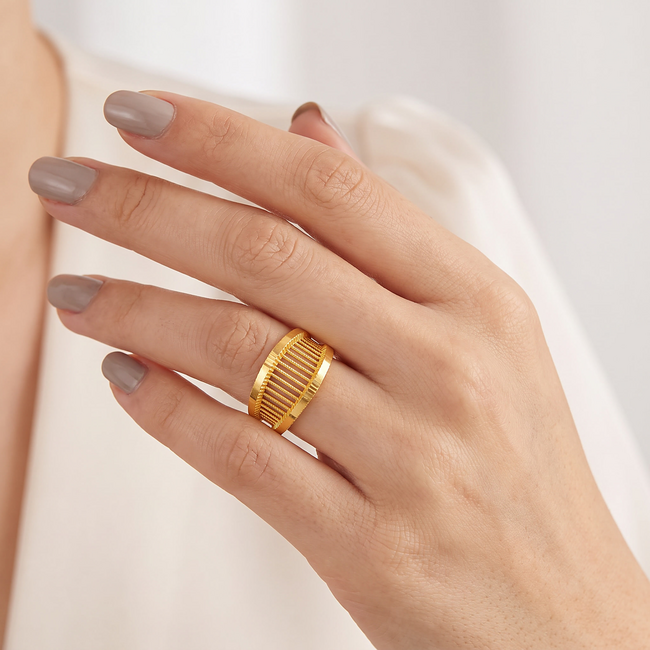 Roodgouden ring met open design