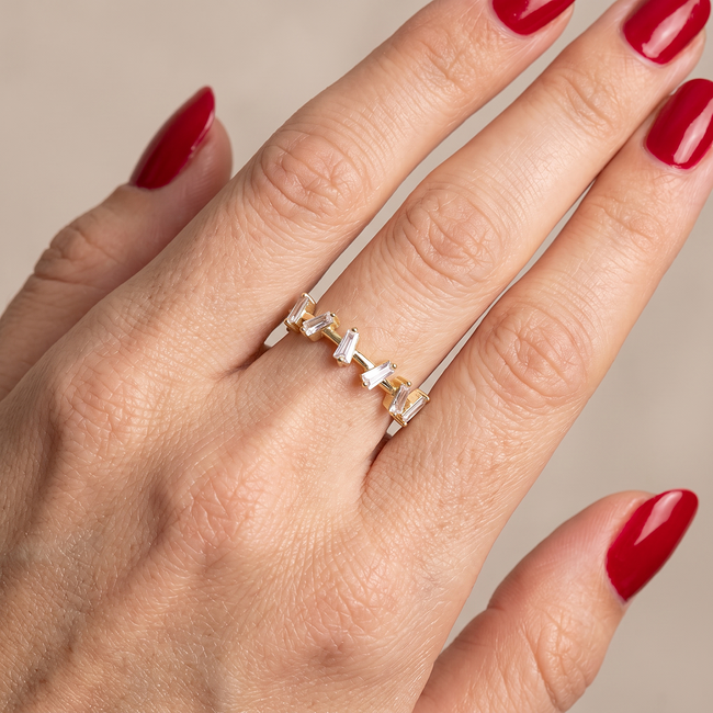 14k gouden ring met baguette geslepen zirkonia’s