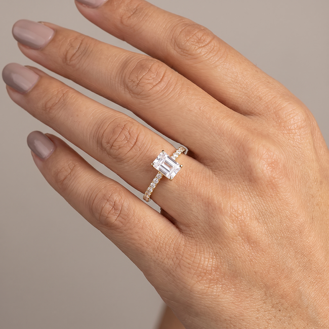 14 karaat Gouden ring rechthoekige zirkonia