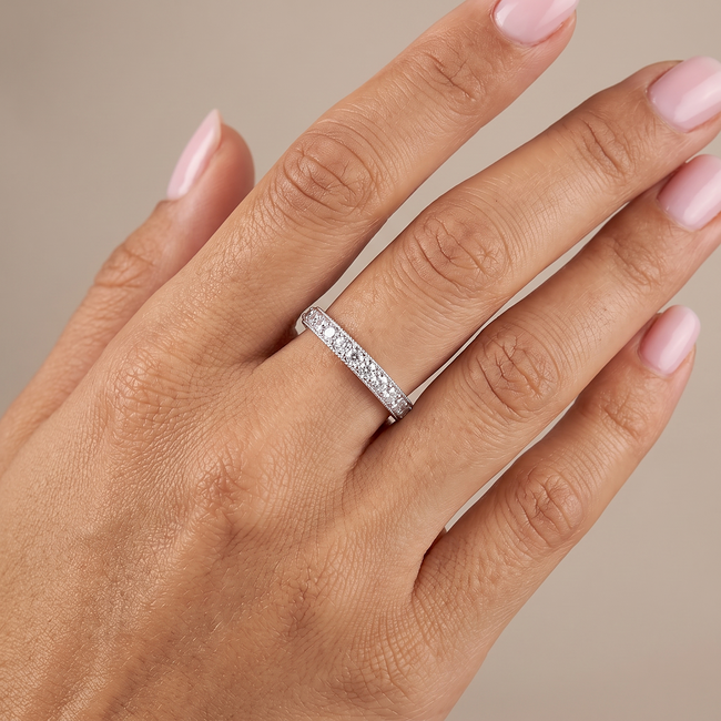 14k witgouden ring met ronde zirkonia rij