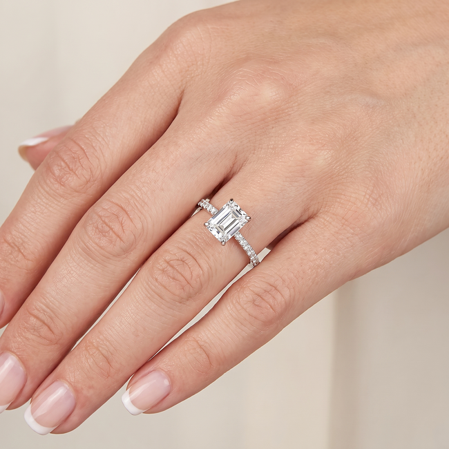 Witgouden ring met emerald cut Swarovski-steen