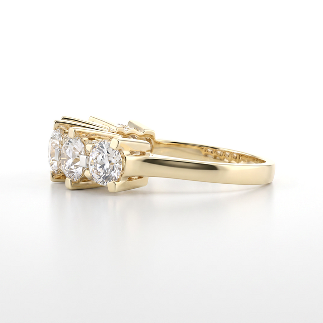 Geelgouden damesring met vijf Swarovski-stenen