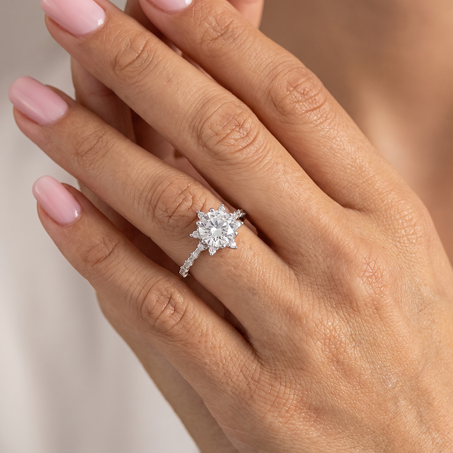 Witgouden ring met Swarovski en zijstenen
