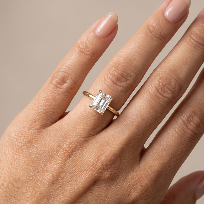 Gouden ring met emerald Swarovski-steen