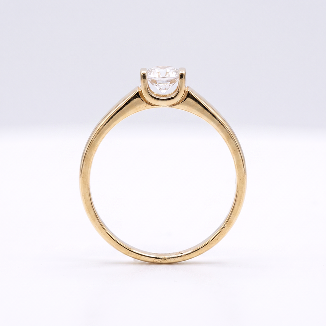 Gouden solitaire ring met zirkonia