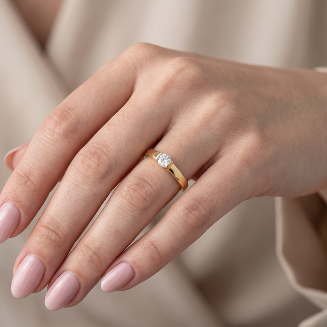 Gouden solitaire ring met zirkonia