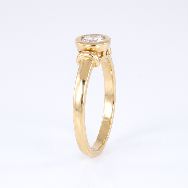 Smalle gouden Ring met Ronde Solitaire Zirkonia
