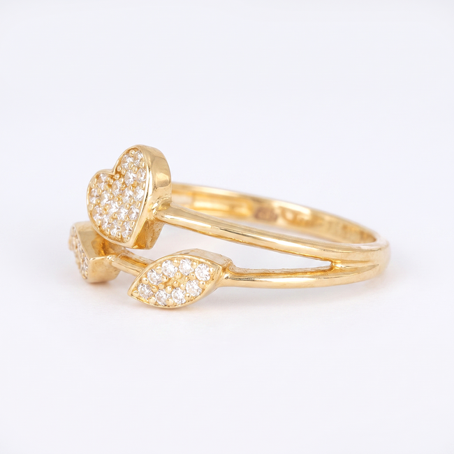 Gouden hartjes ring met fonkelende zirkonia
