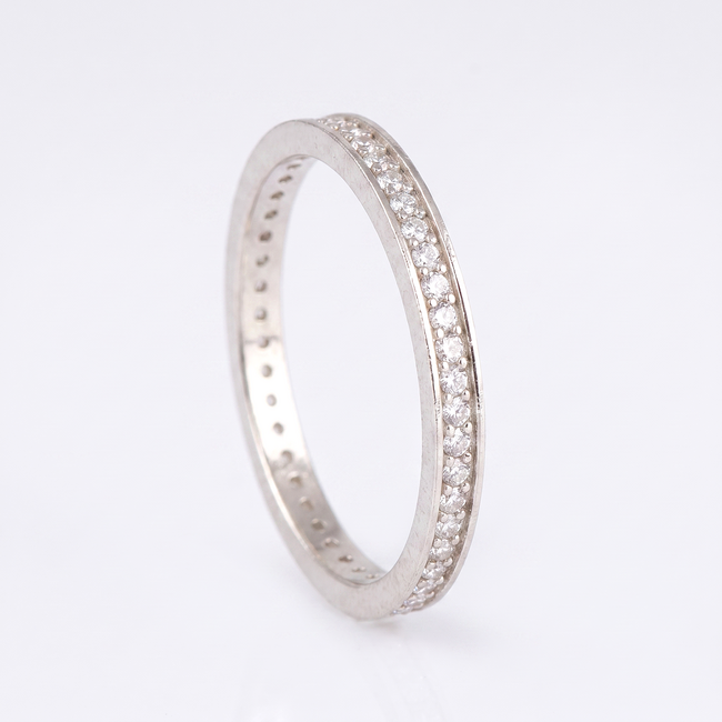 Slanke Witgouden Eternity Ring met Zirkonia Rij