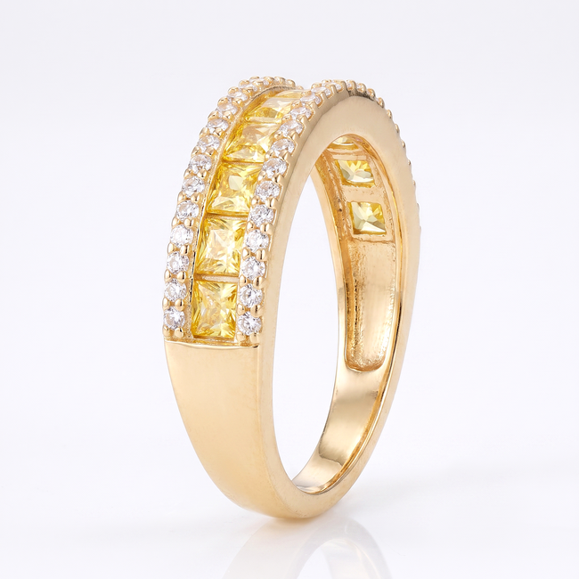Gouden bandring met schitterende zirkonia stenen