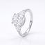 Witgouden driesteen ring, cushion diamant