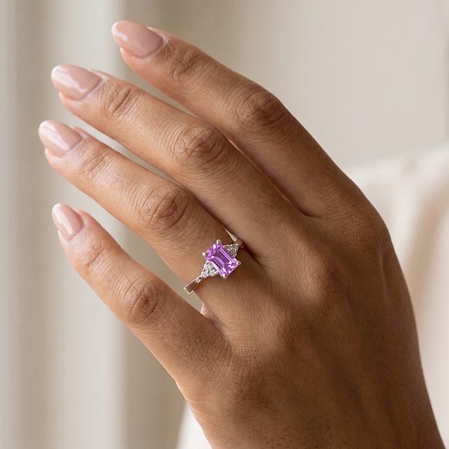 Witgouden ring 14 karaat met roze saffier 0.60 ct