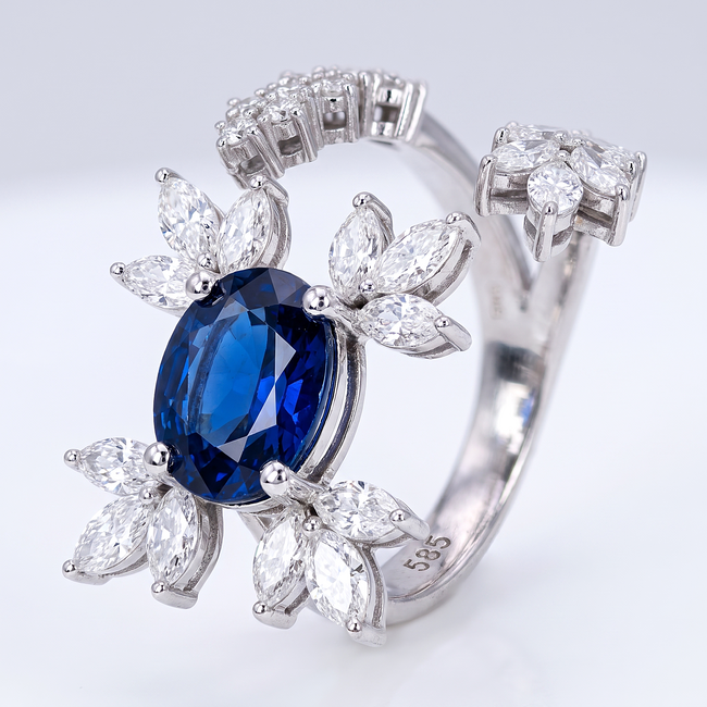 Witgouden statement ring 14 karaat met blauwe saffier 3.35 ct