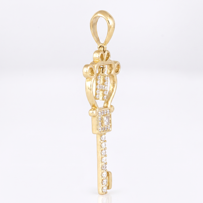 Gouden sleutel hanger met letter detail