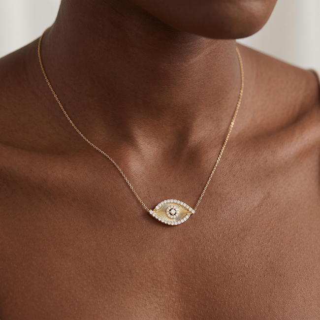 Gouden collier met oogdesign en zirkonia
