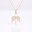 Gouden collier met engelenvleugels en design