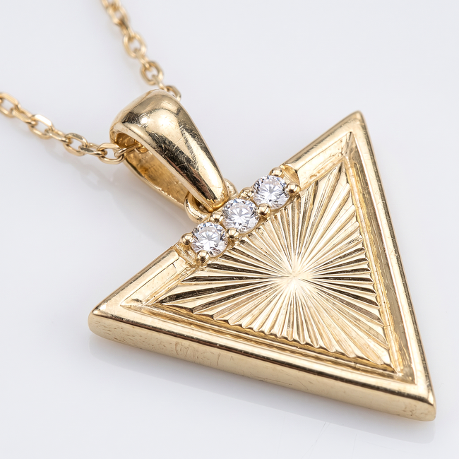 Gouden collier met driehoekhanger