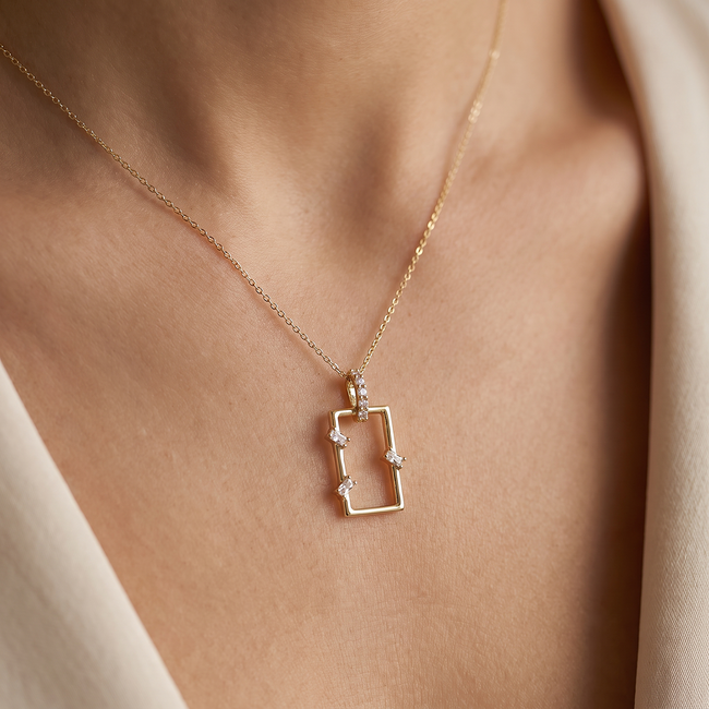 Gouden collier met open rechthoekhanger