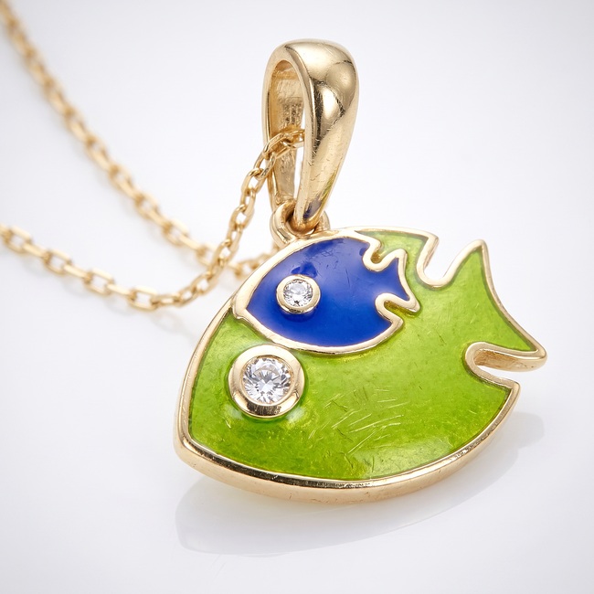Gouden kinderketting met kleurrijke vissenhanger