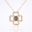 Gouden collier met liefdesbloem van hartjes