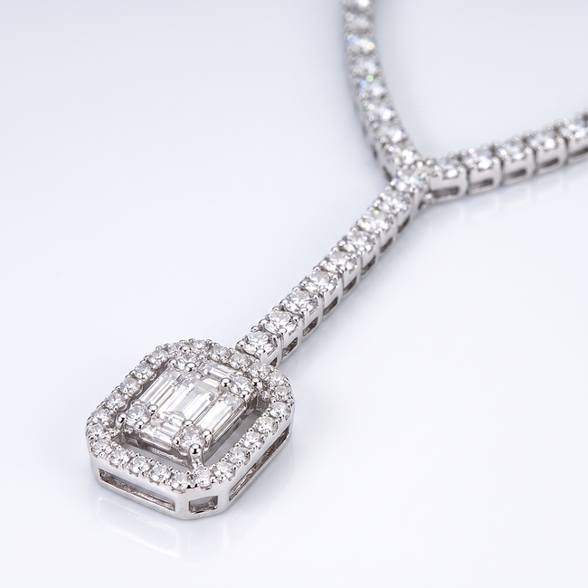 Witgouden Y-ketting met emerald diamant
